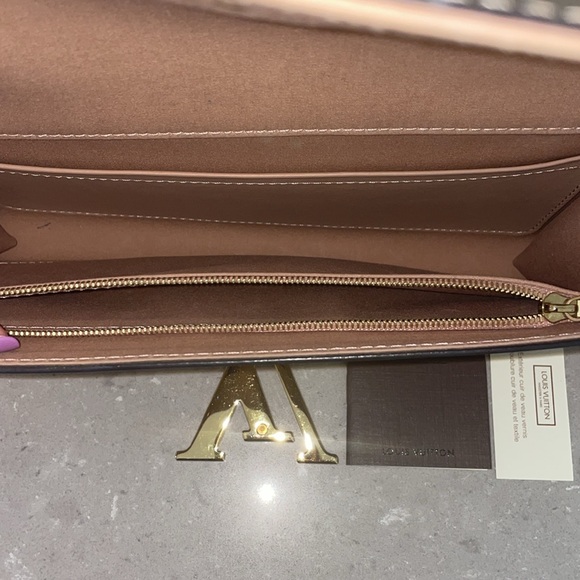 Louis Vuitton Louise Clutch - Picture 11 of 16